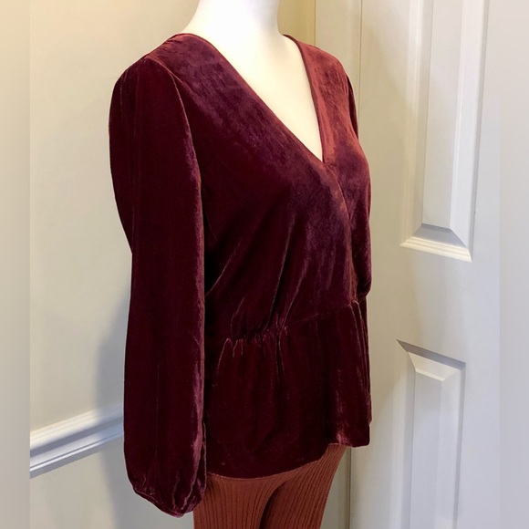 J. CREW Velvet Faux Wrap V-Neck Peplum Hem Long Sleeve Wine Blouse Sz 10 NWT - Picture 3 of 15